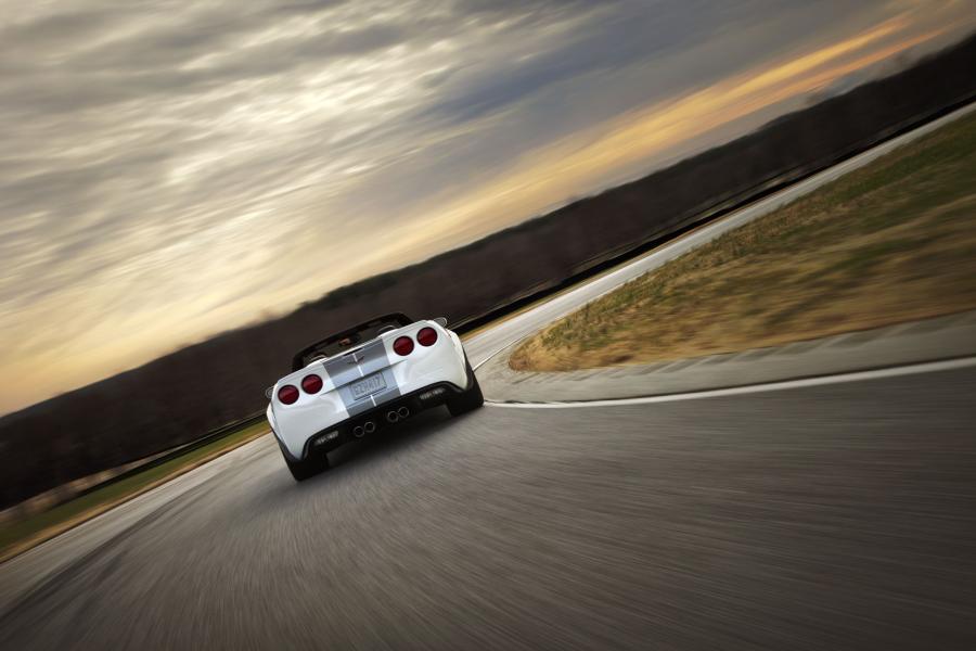  Chevrolet Corvette 427 Convertible 2012 года  (фото 10 из 16)